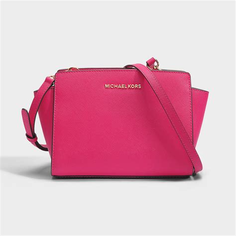 michael kors medium selma messenger pink|Michael Kors selma medium satchel.